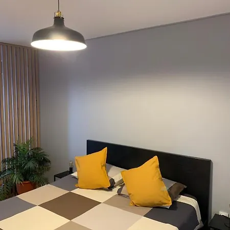 Ultracentral Cozy Apartment Near University Διαμέρισμα *